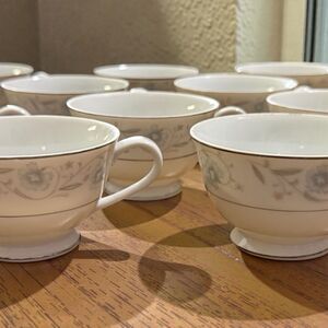 8 Vintage English Garden Fine China Of Japan Footed Tea/Coffee Cups (1221)